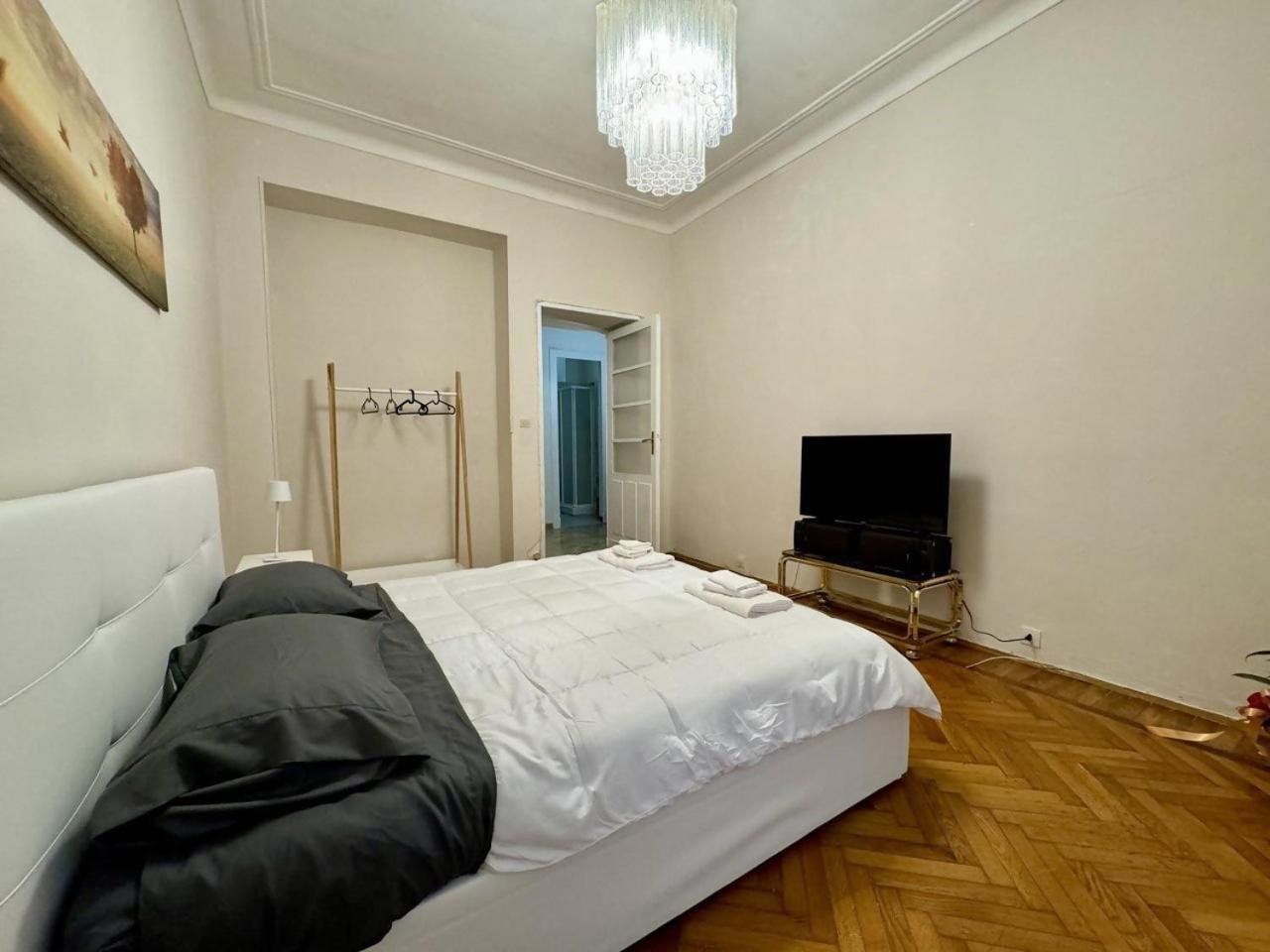 6 Posti Letto Vicino Al Centro Apartment Turin Exterior photo